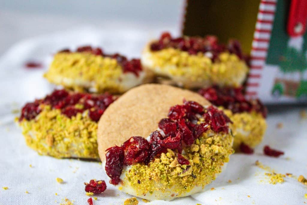 Spiced Shortbread Cookies: Almost Too Pretty to Eat