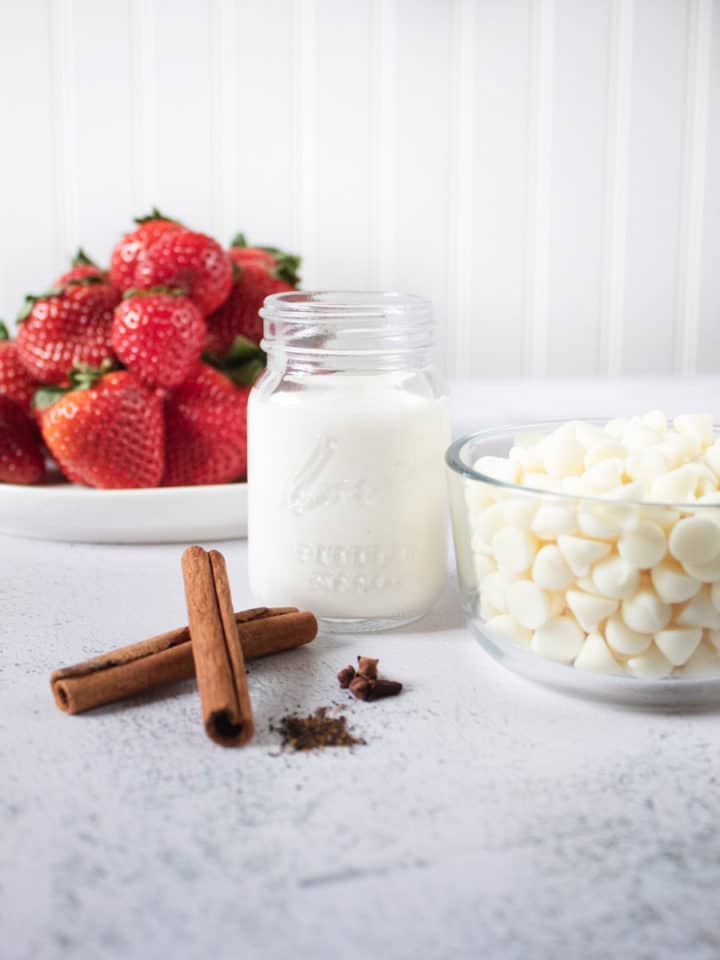 Strawberry Hot Cocoa-on-a-Stick Recipe 